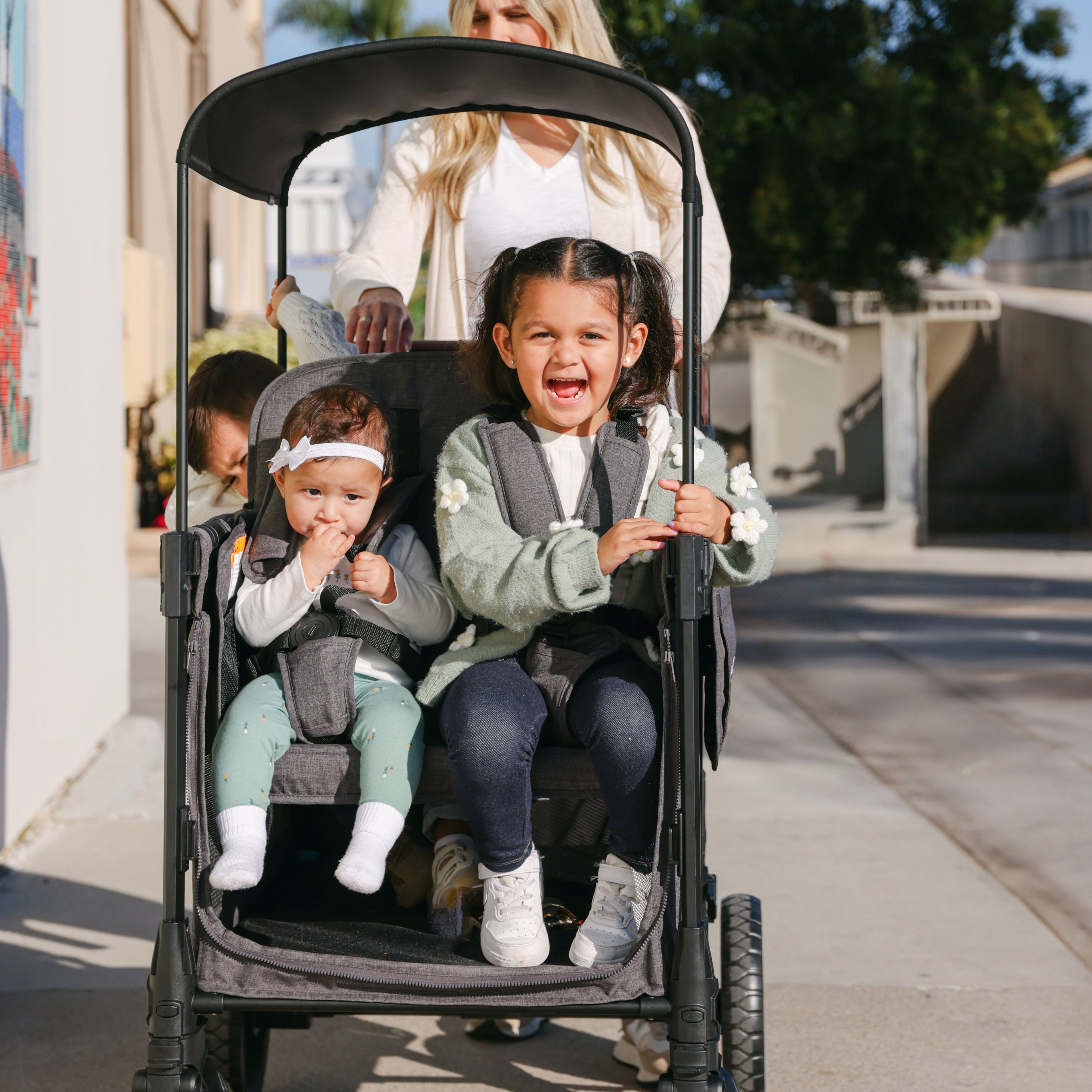 Wonderfold W4 Luxe Pro Quad Stroller Wagon