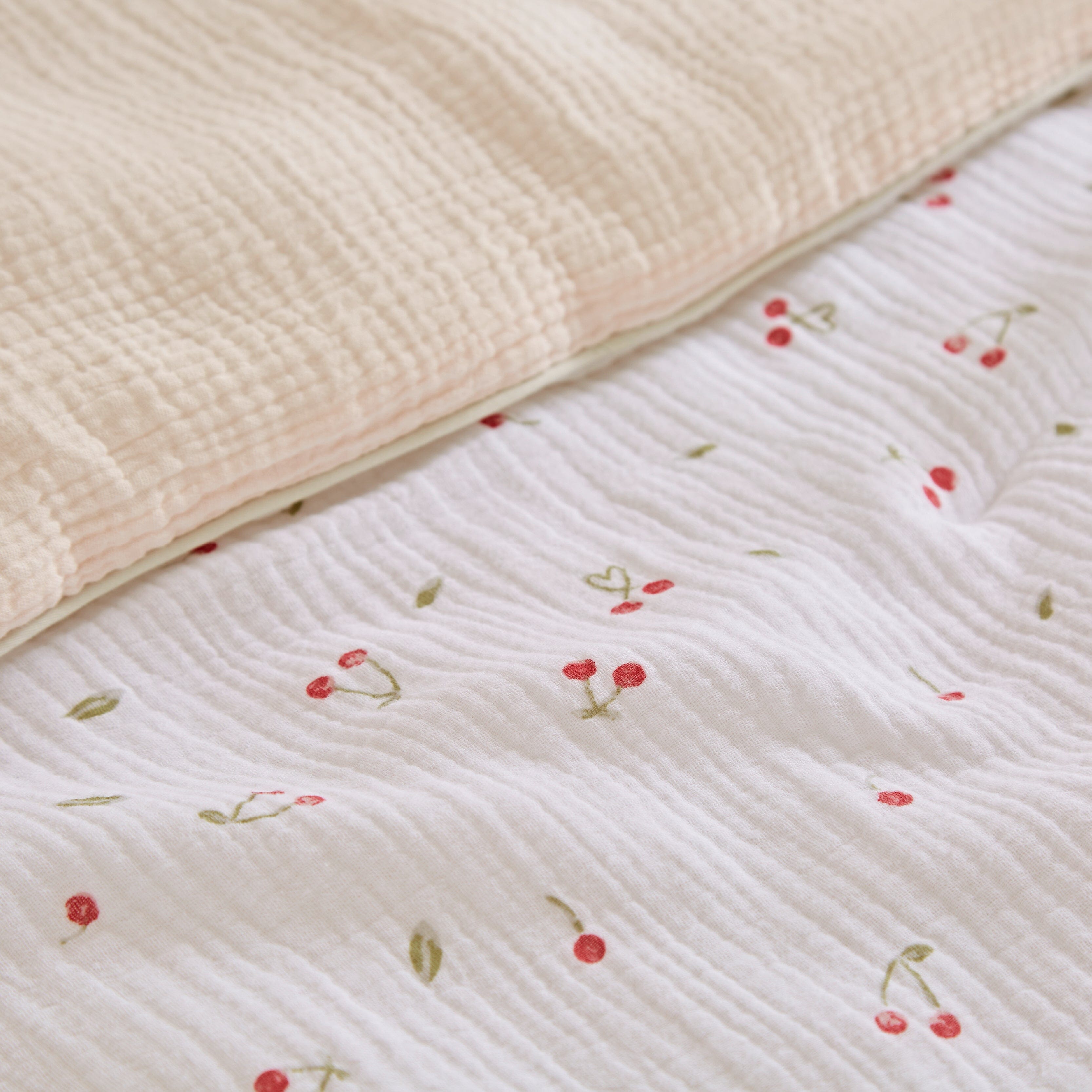 CuddleCo 4 Piece Cot Bed Bedding Set - Ditsy Cherry