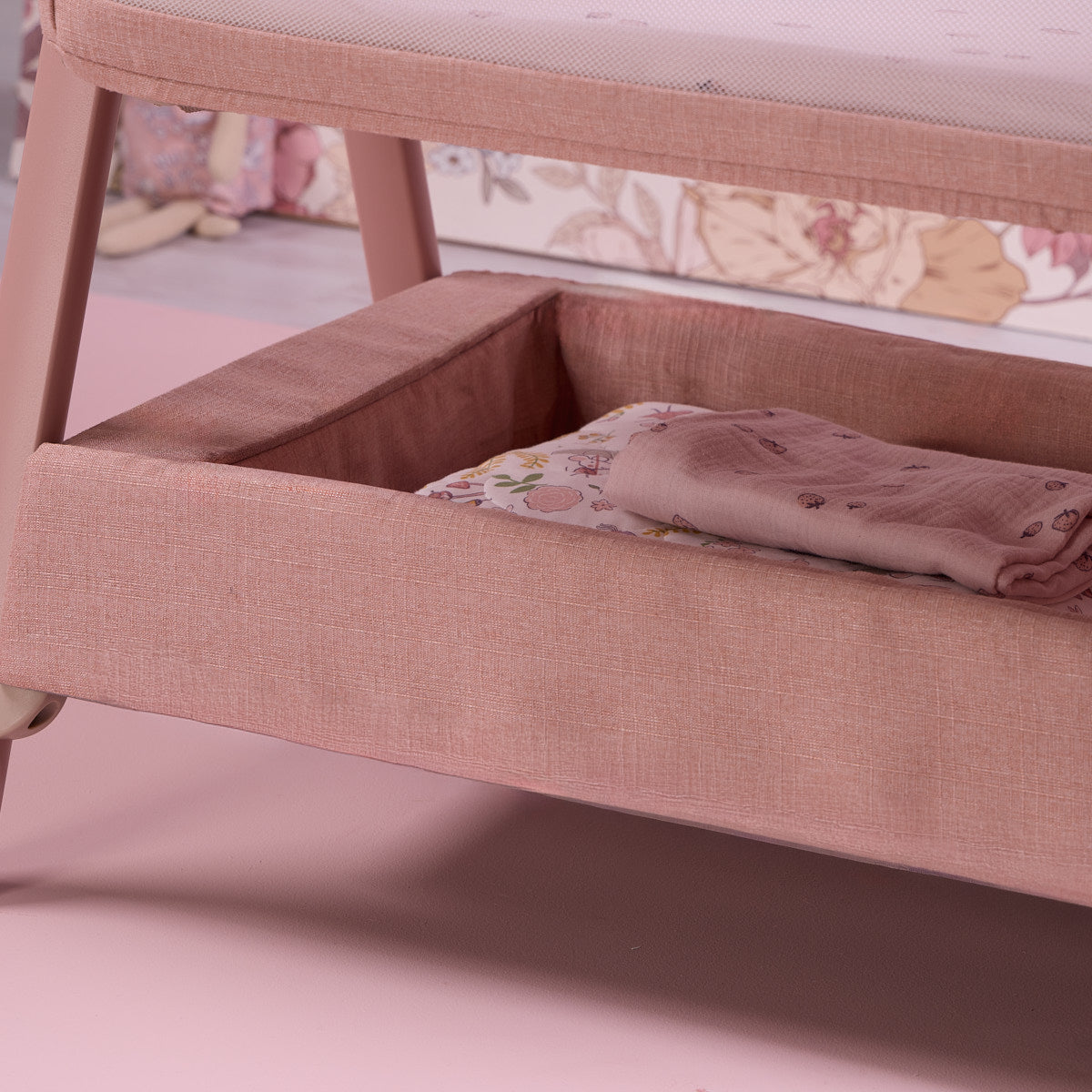 Tutti Bambini CoZee Zen Bedside Crib - Blush