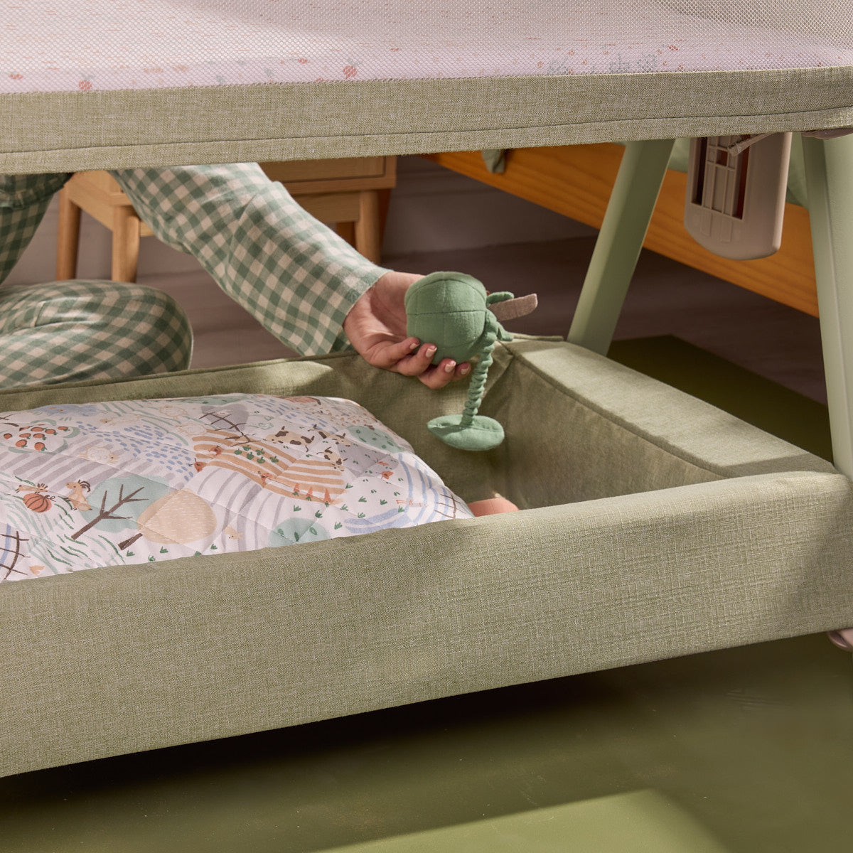 Tutti Bambini CoZee Zen Bedside Crib - Eucalyptus