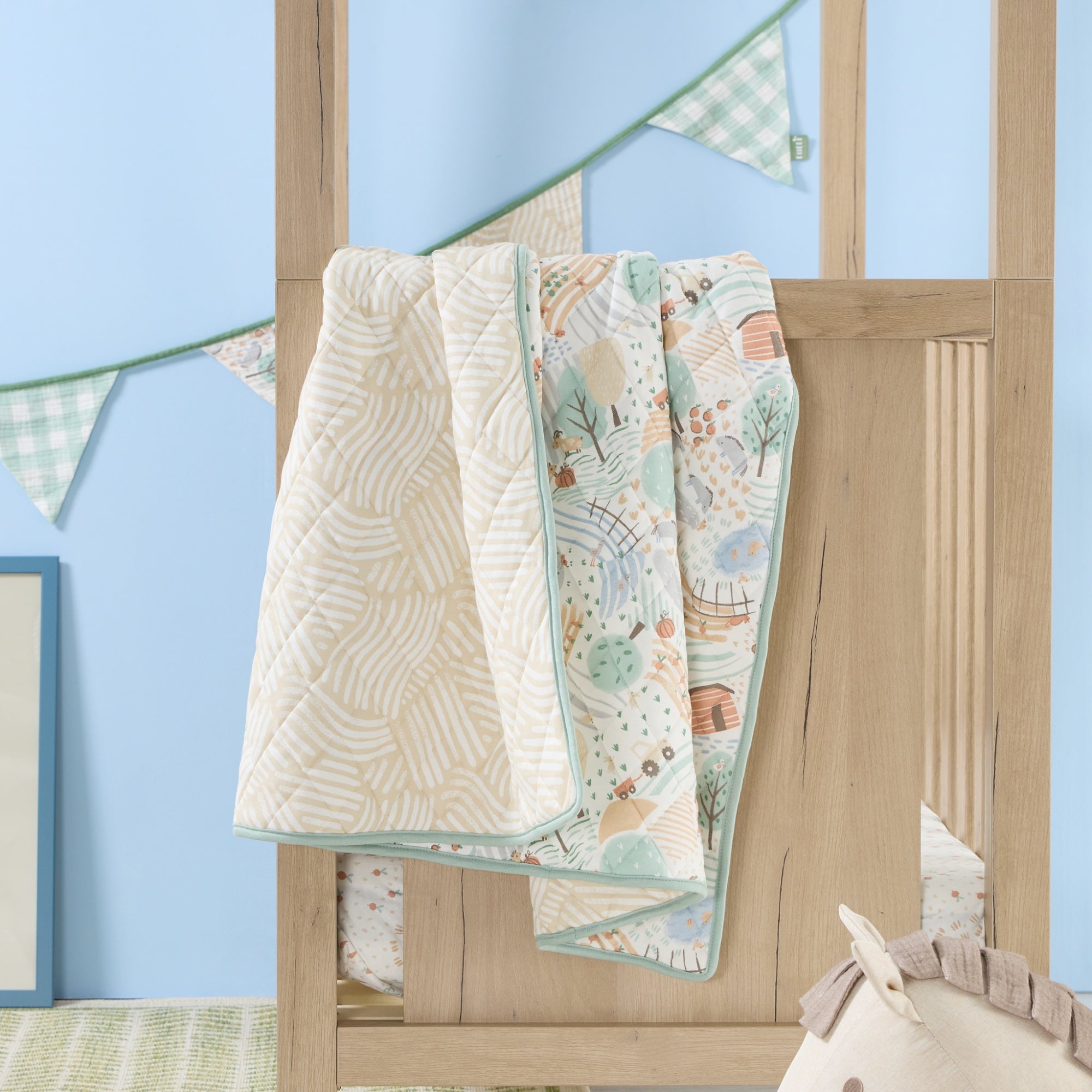 Tutti Bambini Cot/Cot Bed Coverlet - Good Life