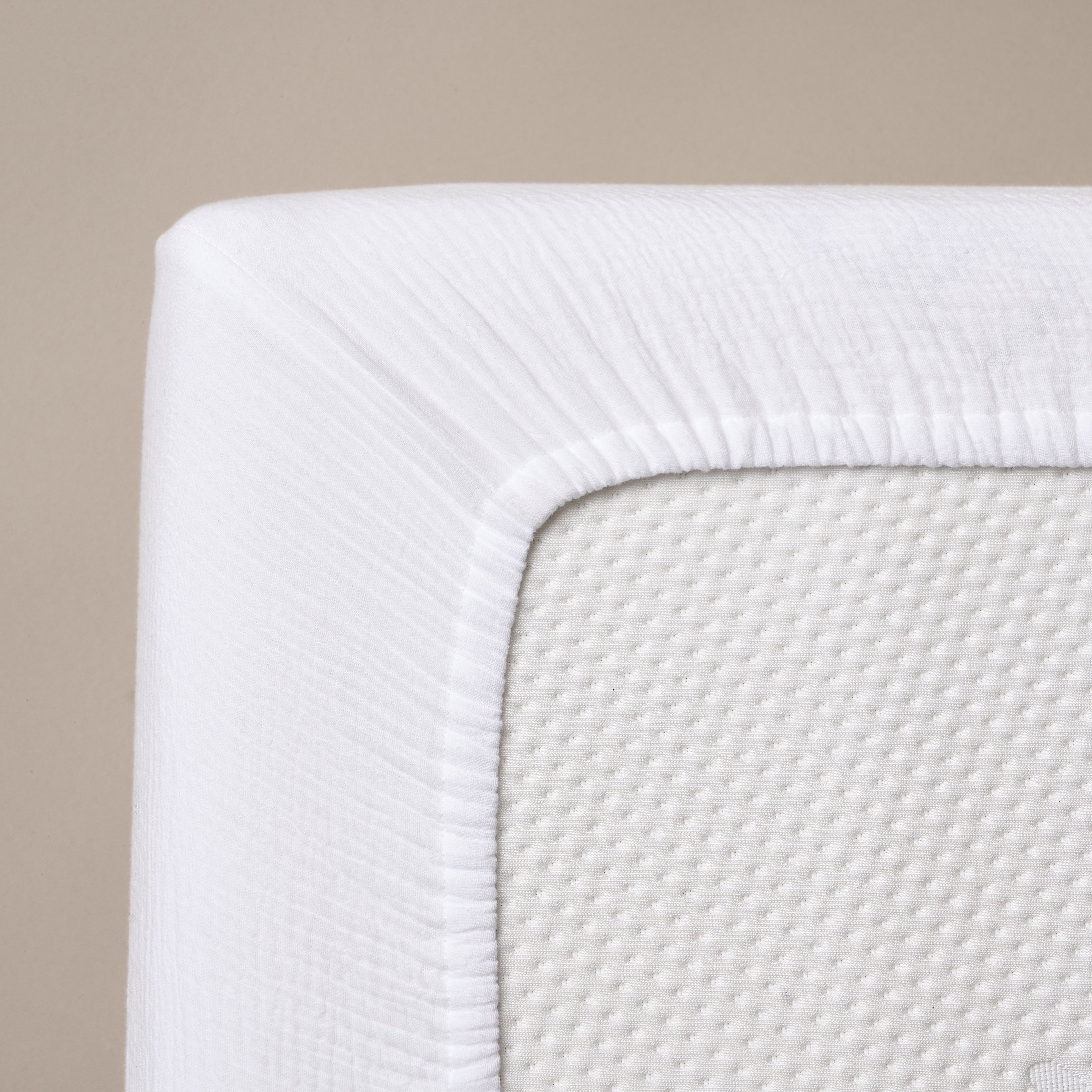 Obaby Muslin Fitted Sheet 140cm x 70cm - White