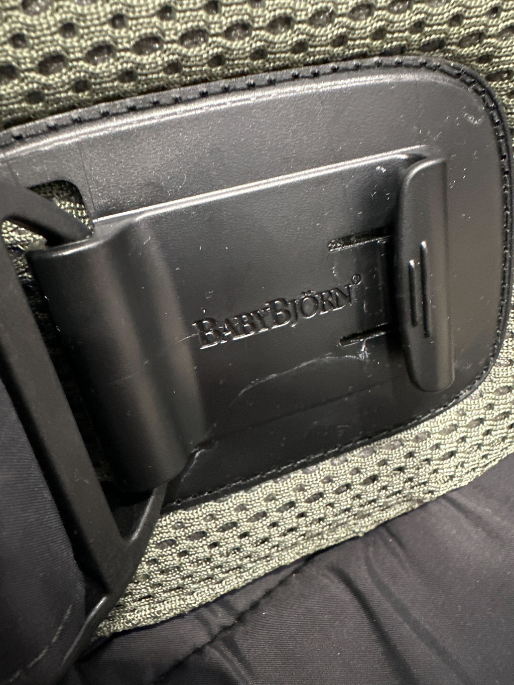 Outlet - BabyBjörn Harmony Baby Carrier - Dark Green - 3D Mesh
