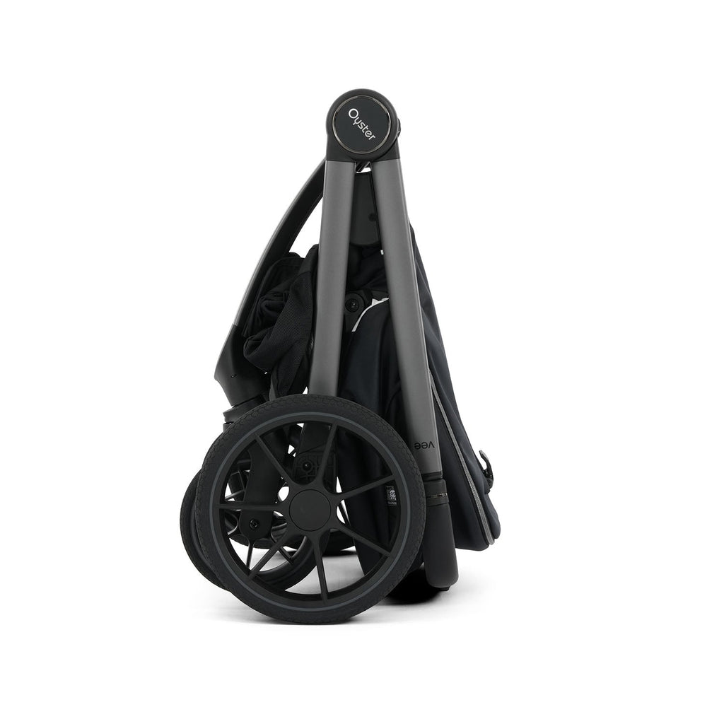 Oyster Vee Luxury Capsule 360 Travel System Bundle - Liquorice