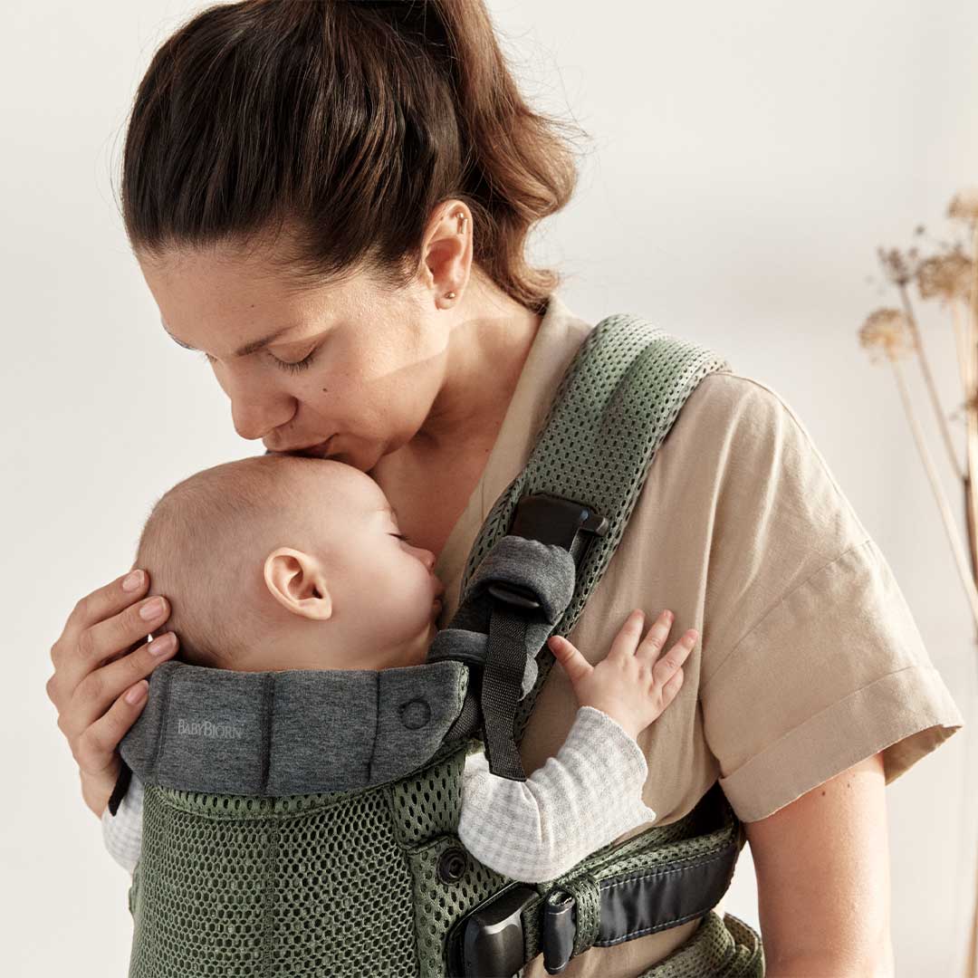 Outlet - BabyBjörn Harmony Baby Carrier - Dark Green - 3D Mesh