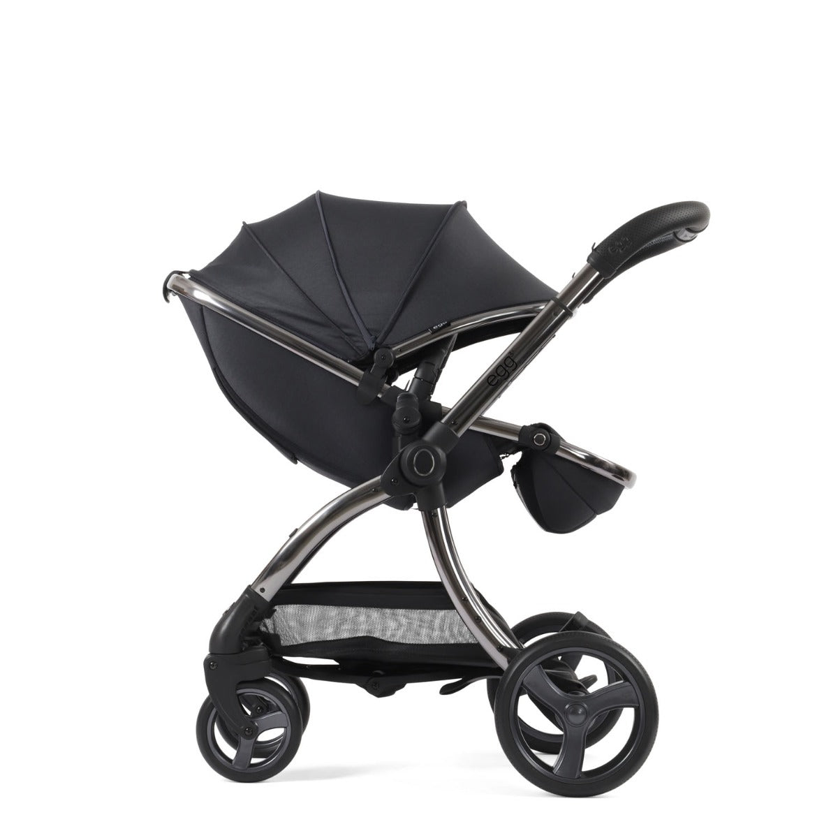 Egg 3 Luxury Maxi-Cosi Cabriofix i-Size Travel System Bundle - Carbonite 6