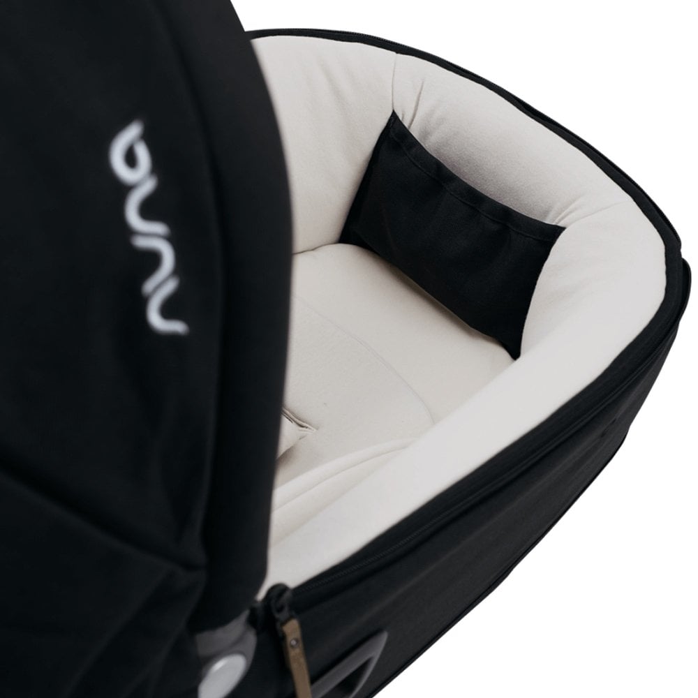 Nuna CARI NEXT Lay Flat Car Carrycot - Caviar 7