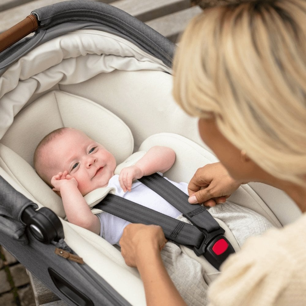 Nuna MIXX Next Pushchair + CARI Carrycot - Caviar 6