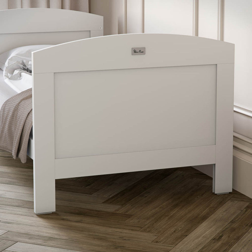 Silver Cross Valencia 2 Piece Nursery Set with Convertible Cot Bed & Dresser