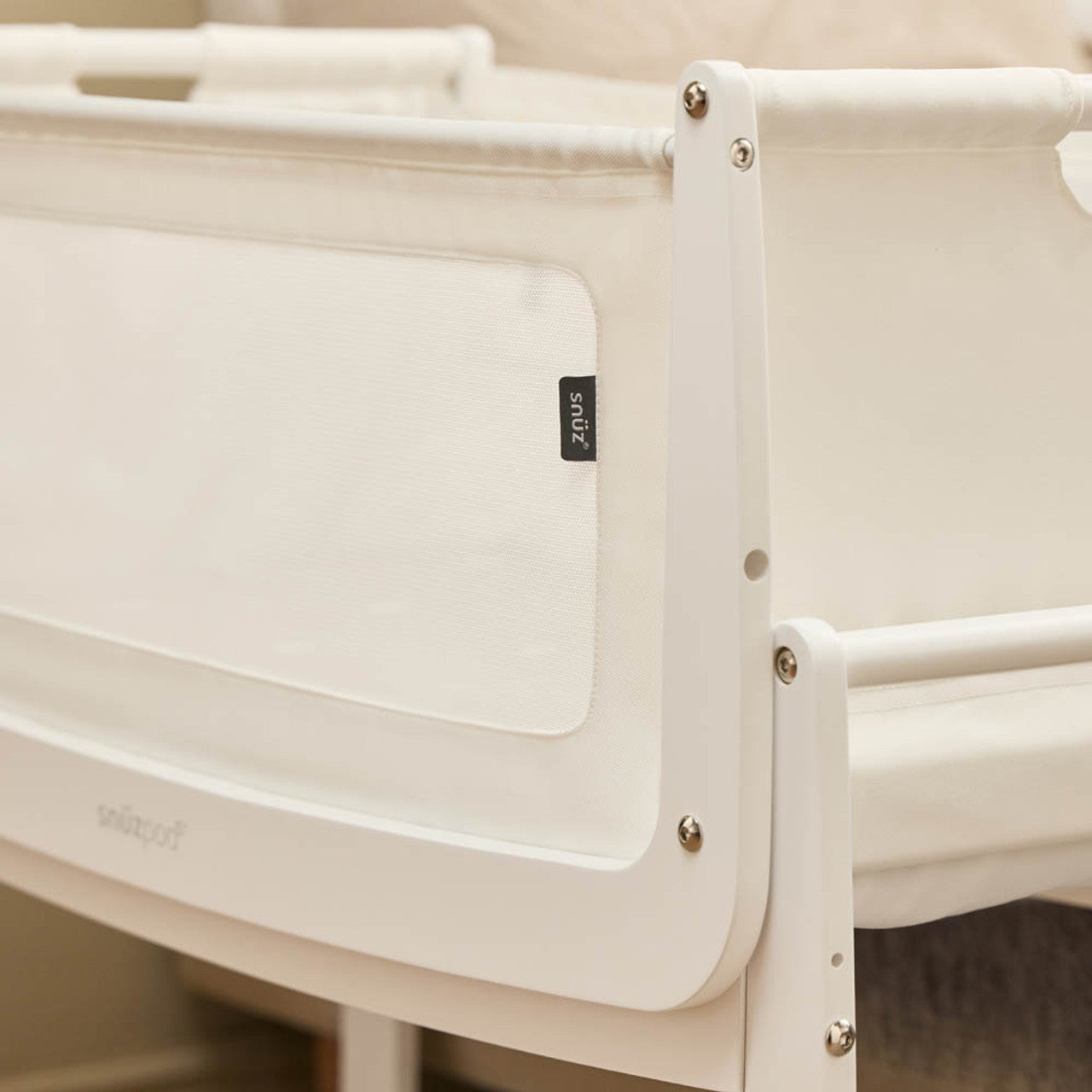 Snuzpod 5 Bedside Crib - White 9