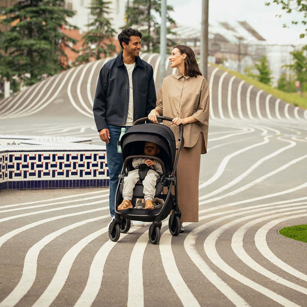 Nuna SWIV Next Stroller - Caviar 14