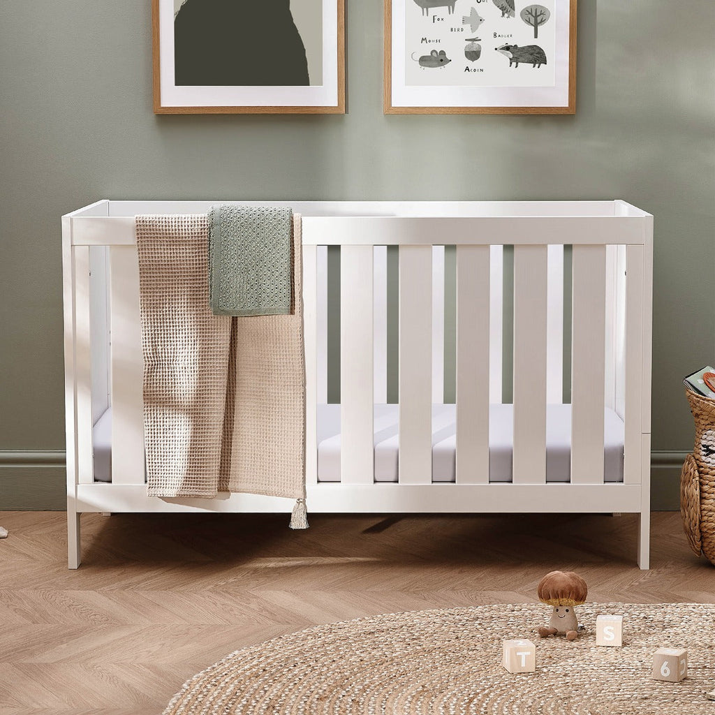 Silver Cross Bromley 2 Piece Cot Bed and Dresser Set - White 3